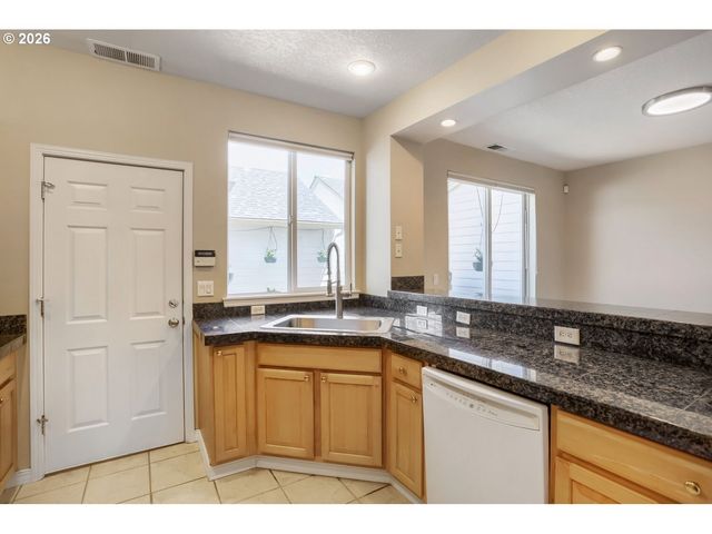 1732 Ne 65TH Ave, Hillsboro, OR 97124