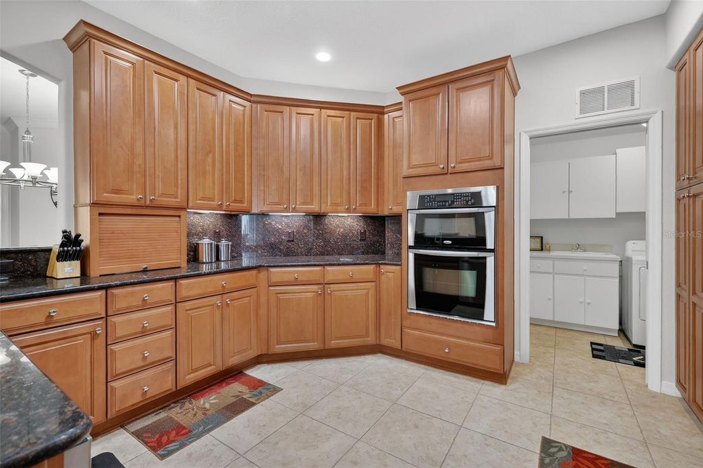 Image 25 of property listing at 5421 SIR CHURCHILL DRIVE, Leesburg, FL 34748