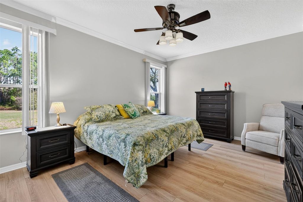 Image 33 of property listing at 5421 SIR CHURCHILL DRIVE, Leesburg, FL 34748