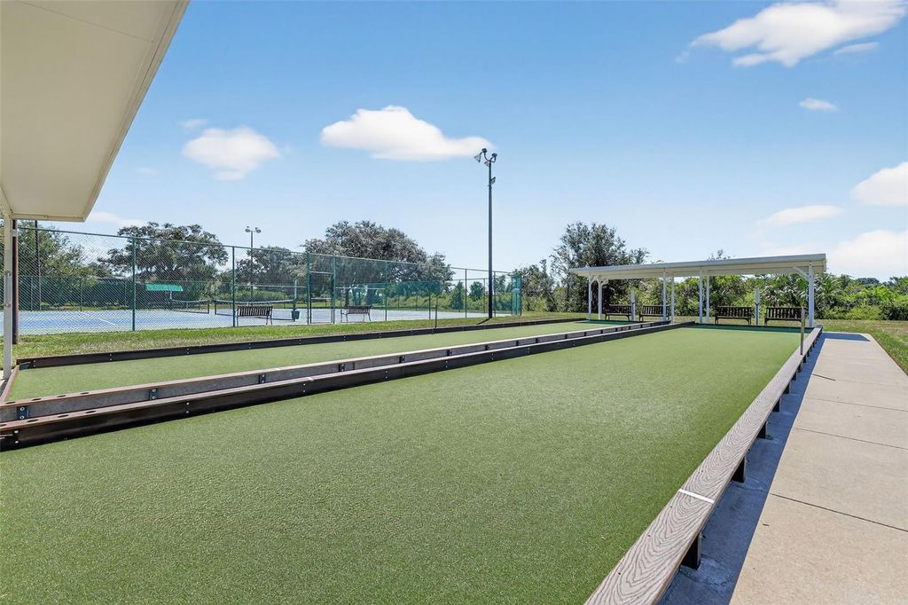 Image 69 of property listing at 5421 SIR CHURCHILL DRIVE, Leesburg, FL 34748