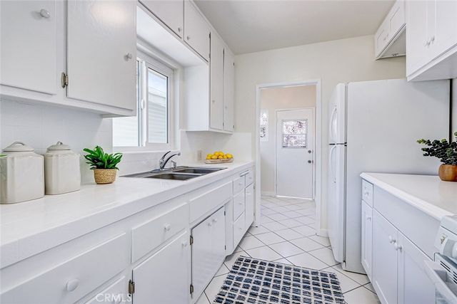 426 S Broadway A, Redondo Beach, CA 90277