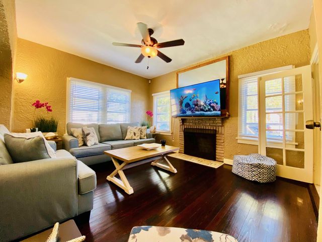 5555 Garden Avenue, West Palm Beach, FL 33405