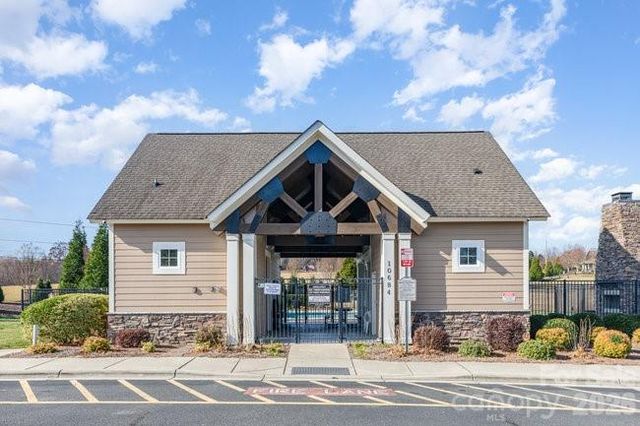 10585 Sweethaven Lane, Harrisburg, NC 28075