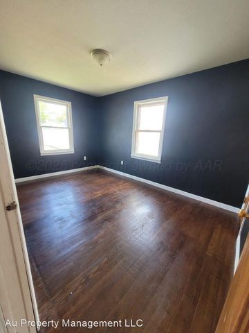 604 NW 6TH ST TULIA Street, Tulia, TX 79088