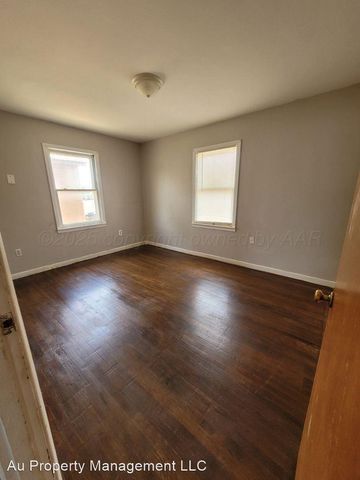 604 NW 6TH ST TULIA Street, Tulia, TX 79088