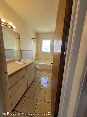 604 NW 6TH ST TULIA Street, Tulia, TX 79088