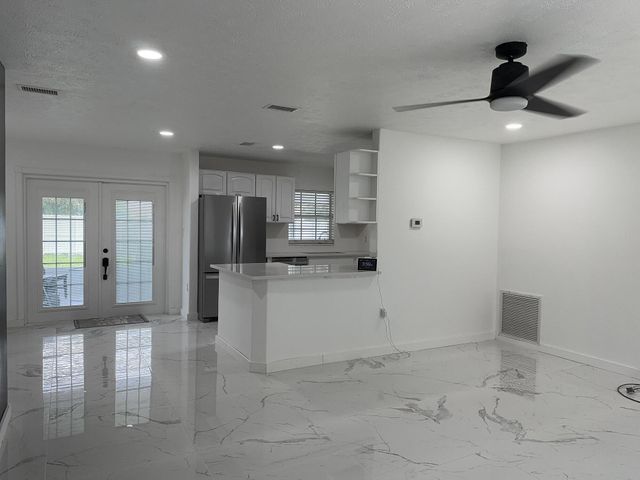 355 Johnston Street, Fort Pierce, FL 34982