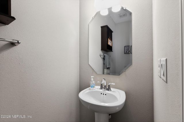 2636 CAROLINE HILLS Drive, Jacksonville, FL 32225