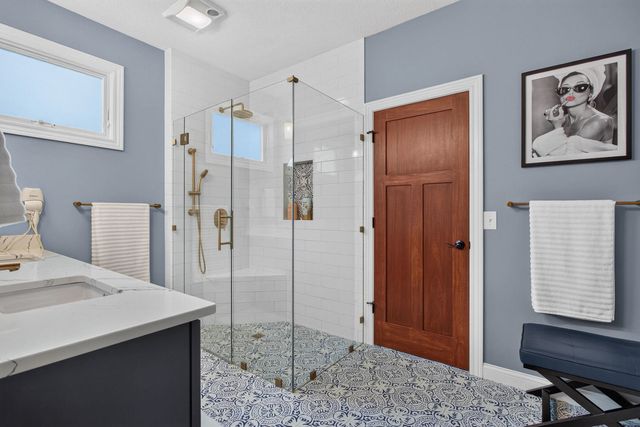 6219 Fillmore Street, Davenport, IA 52806