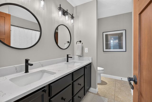 6219 Fillmore Street, Davenport, IA 52806