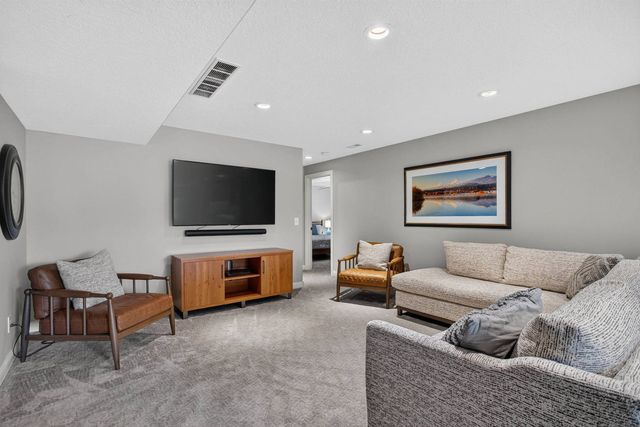 6219 Fillmore Street, Davenport, IA 52806