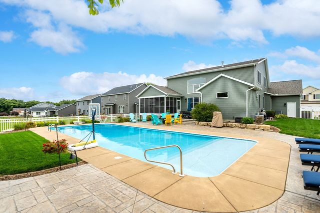6219 Fillmore Street, Davenport, IA 52806