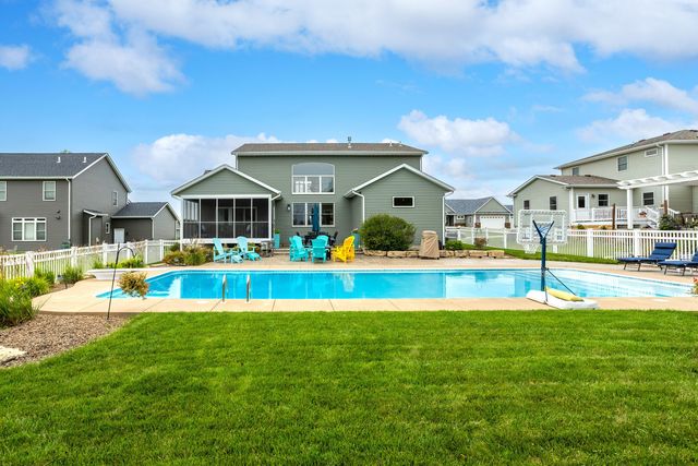 6219 Fillmore Street, Davenport, IA 52806
