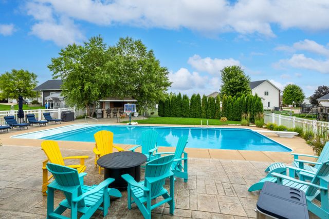 6219 Fillmore Street, Davenport, IA 52806