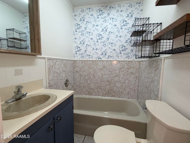 1221 Highway 104, Opelousas, LA 70570