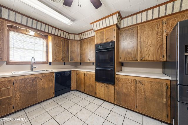 1221 Highway 104, Opelousas, LA 70570