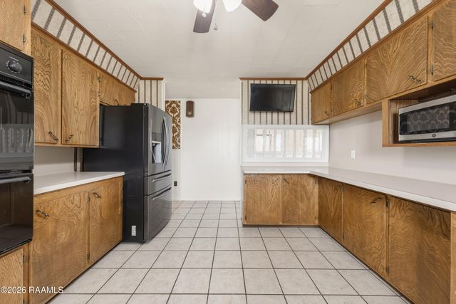 1221 Highway 104, Opelousas, LA 70570