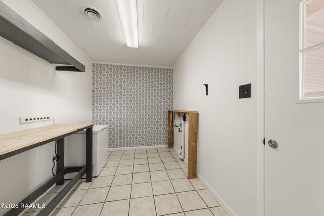 1221 Highway 104, Opelousas, LA 70570