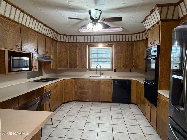 1221 Highway 104, Opelousas, LA 70570