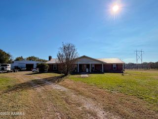 1221 Highway 104, Opelousas, LA 70570