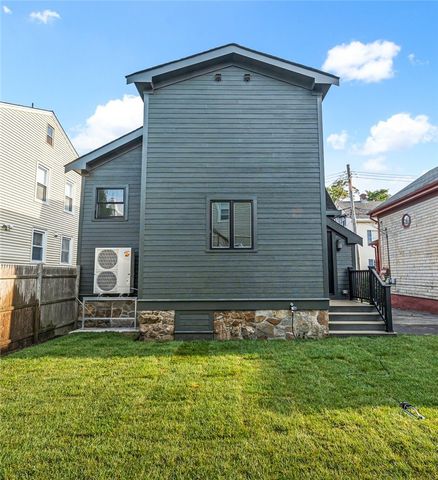 6 Potter Street, Newport, RI 02840