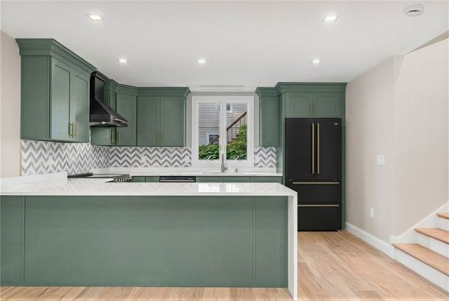 6 Potter Street, Newport, RI 02840