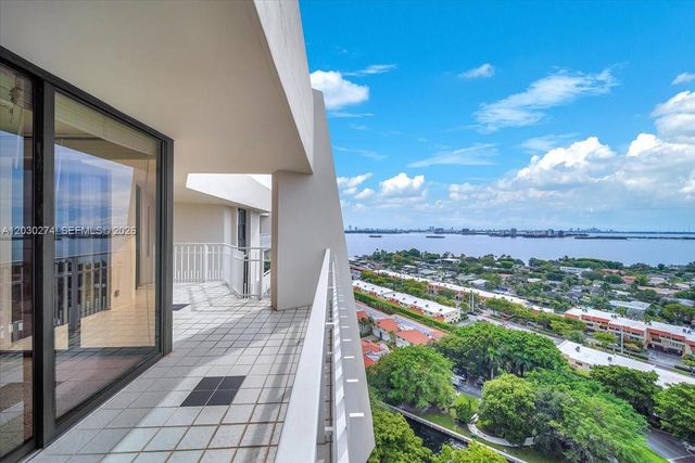 1000 Quayside Ter TS-10, Miami, FL 33138