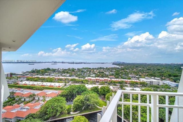1000 Quayside Ter TS-10, Miami, FL 33138