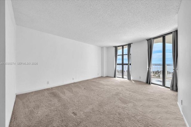 1000 Quayside Ter TS-10, Miami, FL 33138