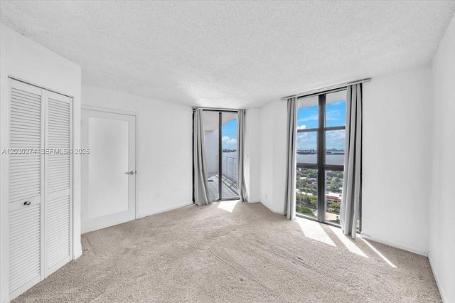 1000 Quayside Ter TS-10, Miami, FL 33138