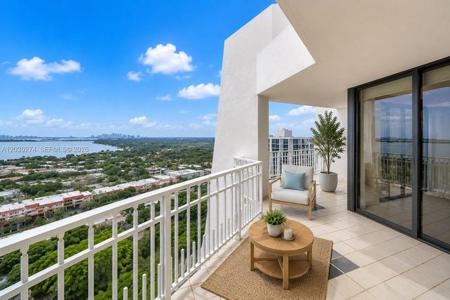 1000 Quayside Ter TS-10, Miami, FL 33138