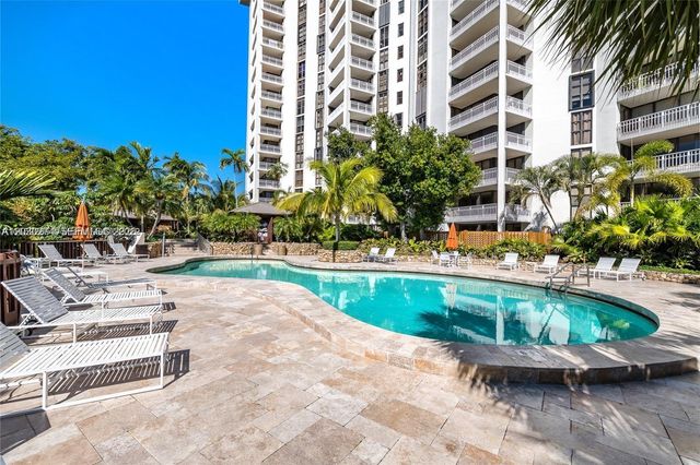 1000 Quayside Ter TS-10, Miami, FL 33138