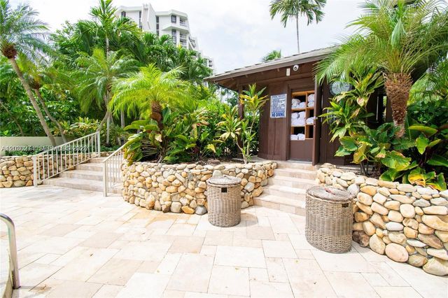 1000 Quayside Ter TS-10, Miami, FL 33138
