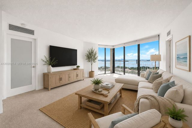 1000 Quayside Ter TS-10, Miami, FL 33138
