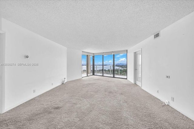 1000 Quayside Ter TS-10, Miami, FL 33138