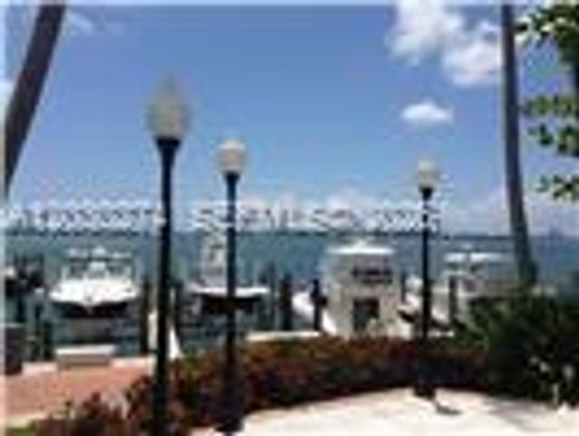 1000 Quayside Ter TS-10, Miami, FL 33138