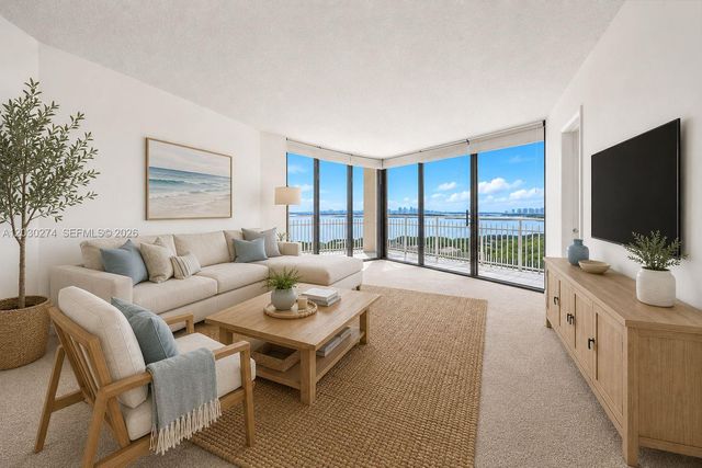 1000 Quayside Ter TS-10, Miami, FL 33138