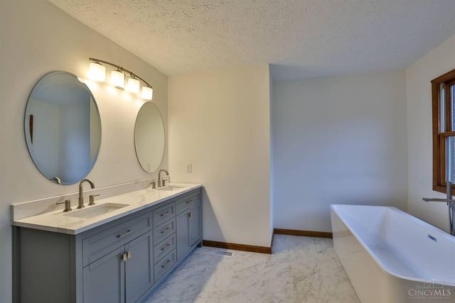 6701 Mauds Hughes Road, Liberty Twp, OH 45011