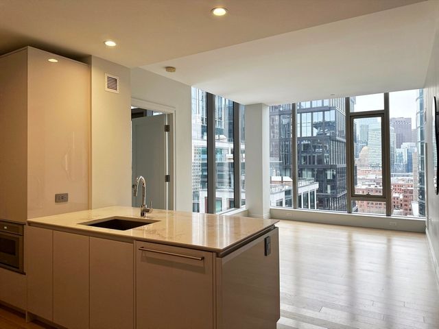135 Seaport Boulevard 1705, Boston, MA 02210