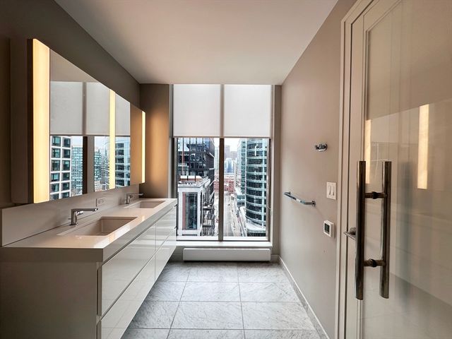 135 Seaport Boulevard 1705, Boston, MA 02210