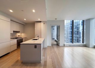 135 Seaport Boulevard 1705, Boston, MA 02210