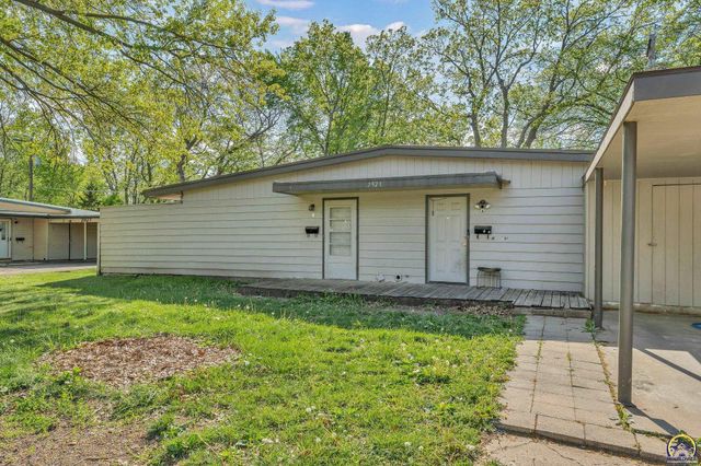 2921 SW Atwood AVE, Topeka, KS 66614