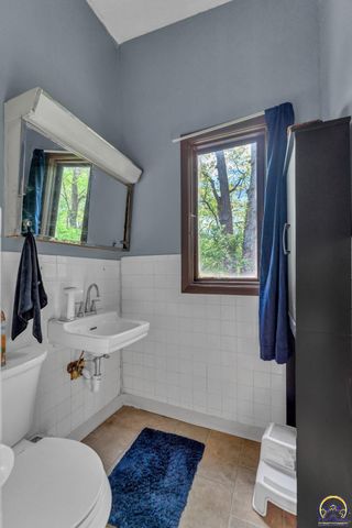 2921 SW Atwood AVE, Topeka, KS 66614