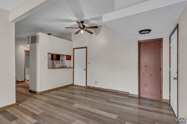 2921 SW Atwood AVE, Topeka, KS 66614