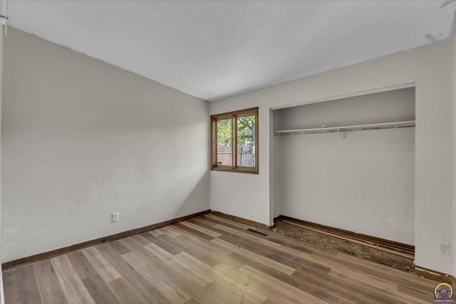 2921 SW Atwood AVE, Topeka, KS 66614
