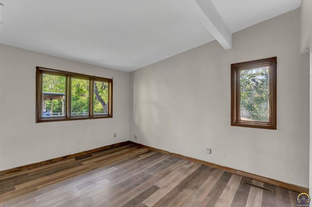 2921 SW Atwood AVE, Topeka, KS 66614