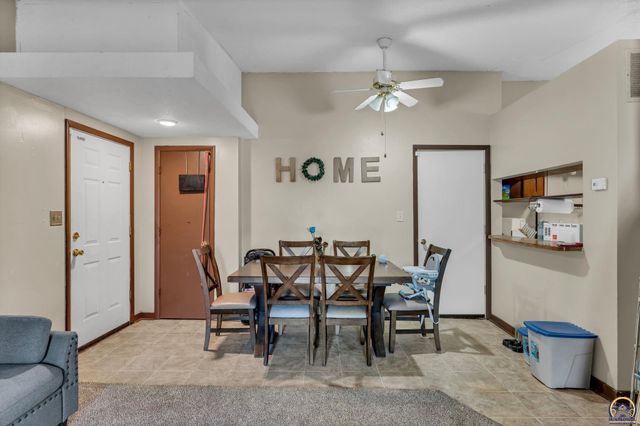 2921 SW Atwood AVE, Topeka, KS 66614