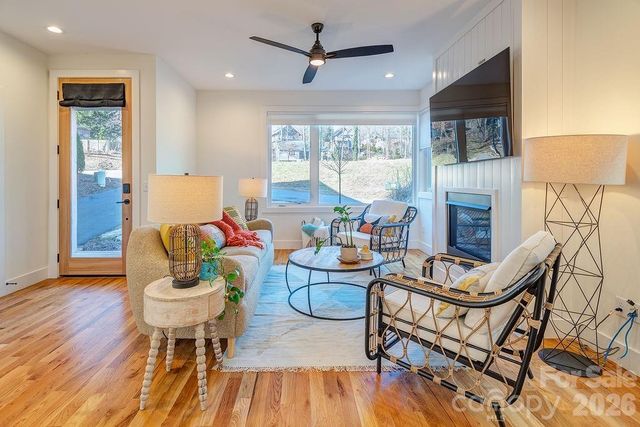 21 Orrinel Way, Asheville, NC 28806