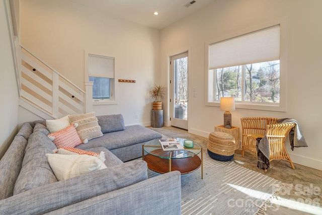 21 Orrinel Way, Asheville, NC 28806