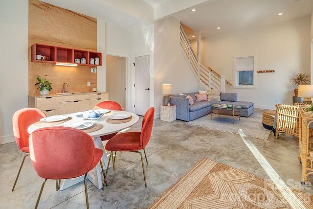 21 Orrinel Way, Asheville, NC 28806